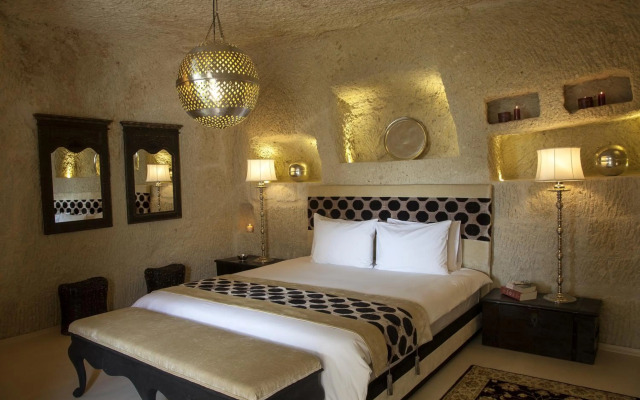 Hezen Cave Hotel