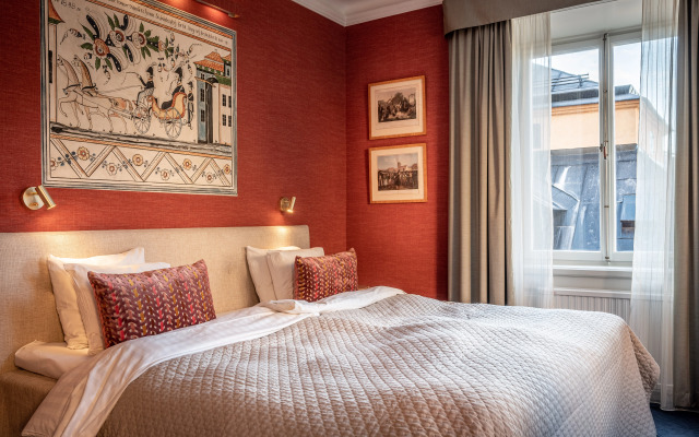 Lady Hamilton Hotel