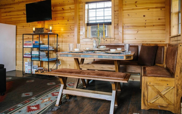 Paradise Valley Cabin by Chico & Yellowstone Park!