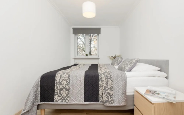 Modern Two-bedroom Warsaw by Renters