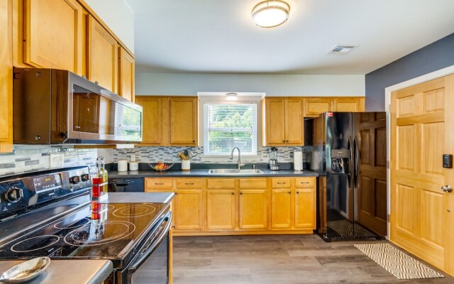 Pet-friendly Pensacola Home w/ Sunny Backyard!