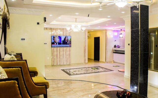 Six Diamond Hotel