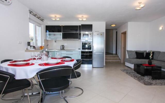 Apartments Leona