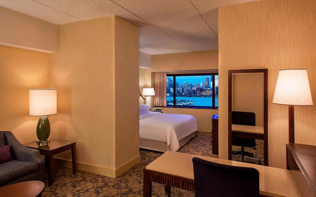 Sheraton Lincoln Harbor Hotel