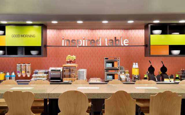 Home2 Suites by Hilton Glendale - Westgate