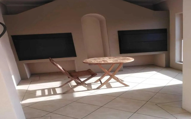 Bougain Villa CB206