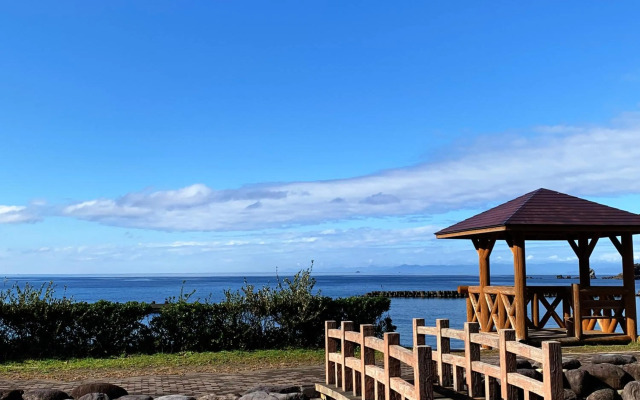 Crystal View Hotel	