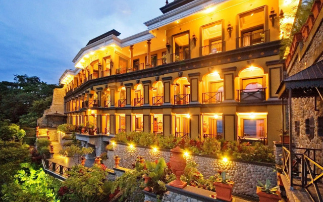 Zephyr Palace Luxury Hotel