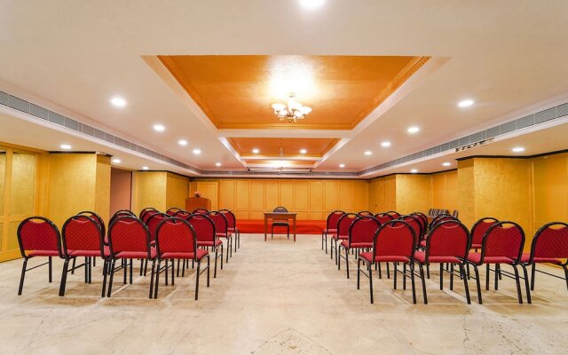 Fabhotel Seven Olives