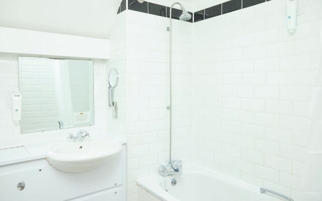 The Fieldhead Hotel by Greene King Inns