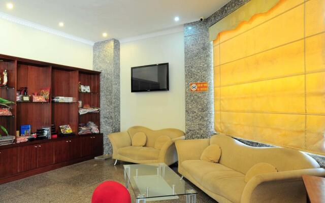 Sunny Hotel 2
