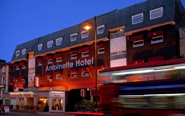 Antoinette Hotel Wimbledon