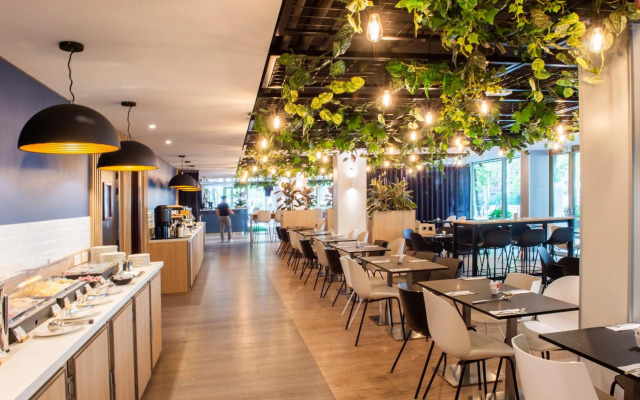 Holiday Inn Express Paris-Canal de la Villette by IHG