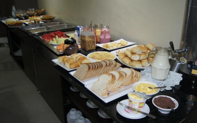 Ameris Manos Royal Hotel