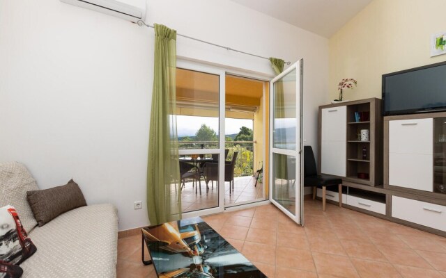 Nice Home in Cizici With Wifi and 2 Bedrooms