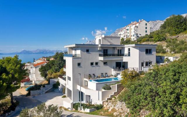 Family friendly apartments with a swimming pool Podgora, Makarska - 18920