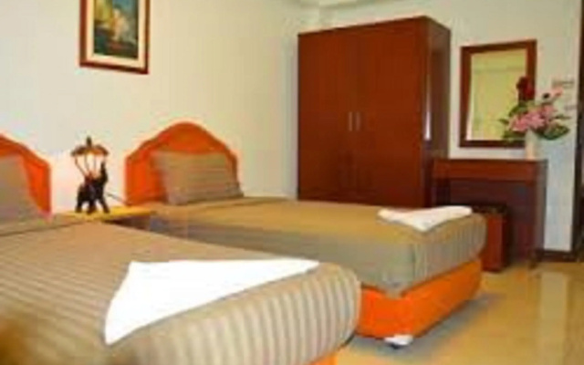 Silver Gold Garden Suvarnabhumi Airport Hotel