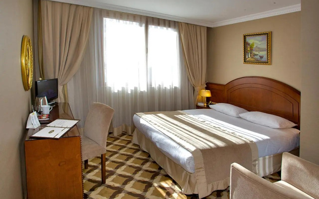 Tilia Hotel