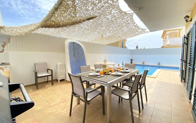 Pêra Amazing Villa With Pool by Homing