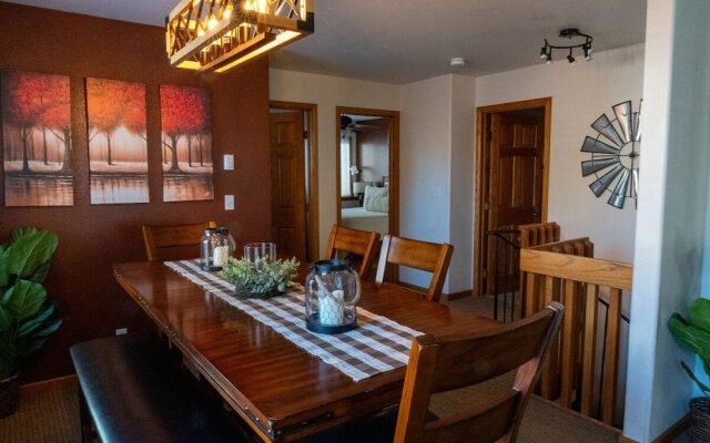Alpenglow Three Bedroom Two Bath XL A16