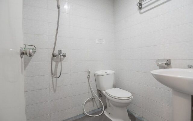 Reddoorz Plus Near Politeknik Ilmu Pelayaran Semarang