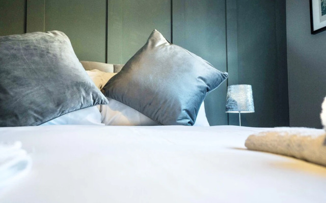 Newly Renovated Apartment in Scarborough