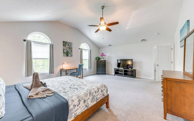 Walk to Beach: Family-friendly Arrowhead Lake Home