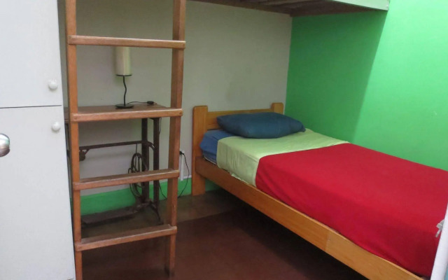 Red Llama Eco Hostel