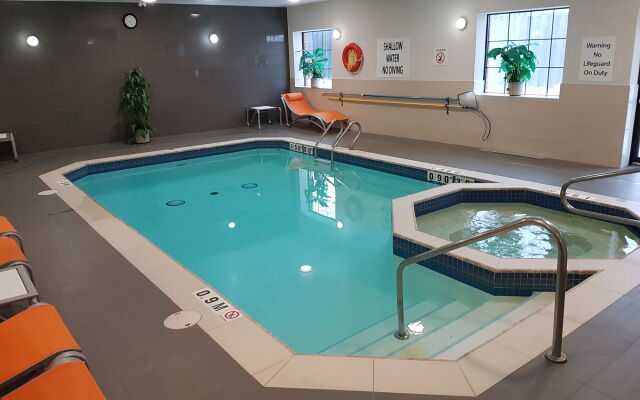 Holiday Inn Express Hotel & Suites Barrie by IHG