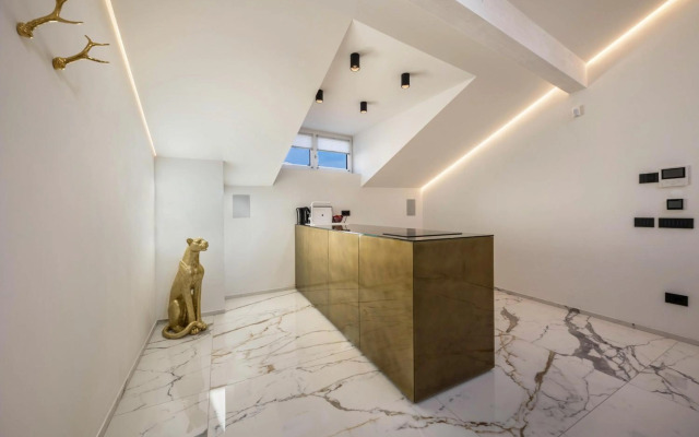 App 9 Palazzo Cavour