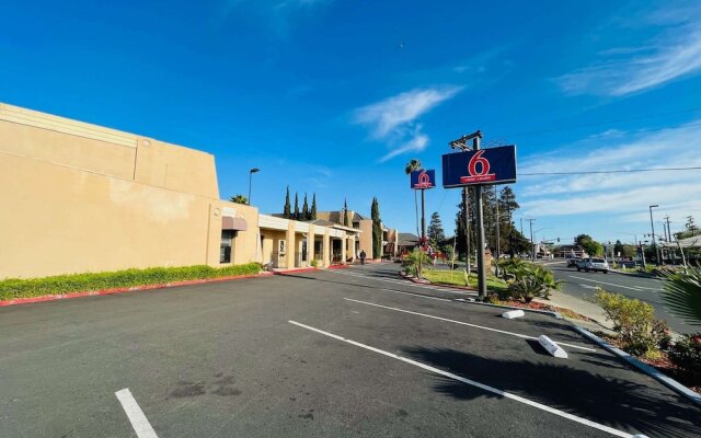 Vallejo Inn & Suites