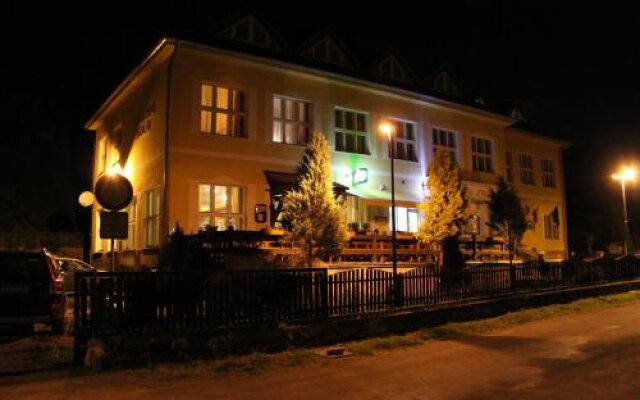 Hotel Obecna Skola