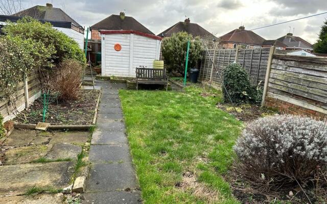 Beautiful 4-bed House in Birmingham Airport NEC