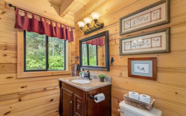 Thyme Out 2 Bedroom Home by NW Comfy Cabins by RedAwning