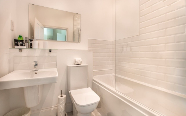 Grand 1 Bed View & Parking by Opulent