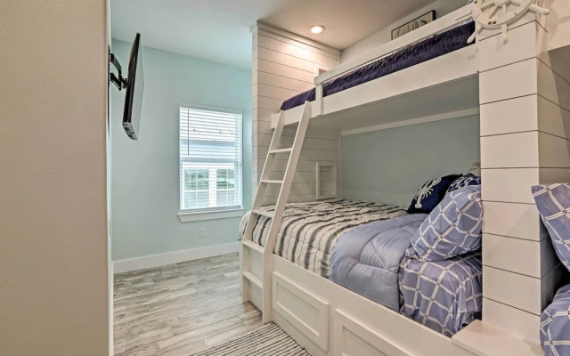 Villa Azul Galveston Home: Modern & Beachfront!
