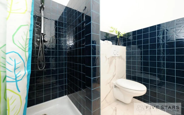 Studio 53 five stars holiday house