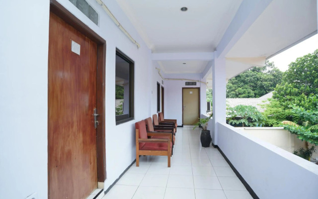 OYO 2003 Female Guest House