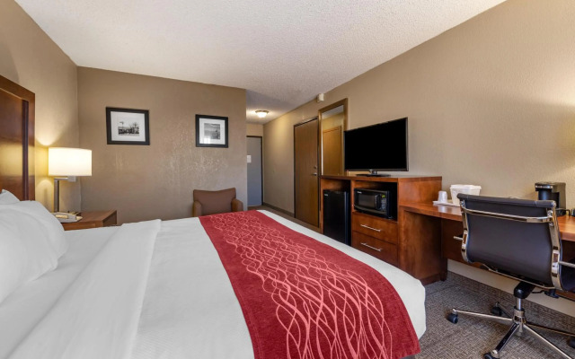 Comfort Inn & Suites Hays I-70