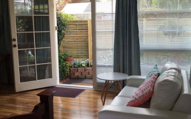 Nutgrove Beach Studio Apartment