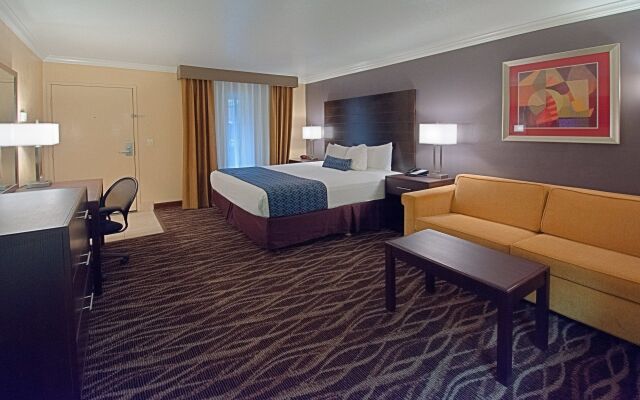 Hotel Tempe/Phoenix Airport InnSuites at the Mall