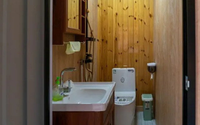 Xianting Yaju Hostel