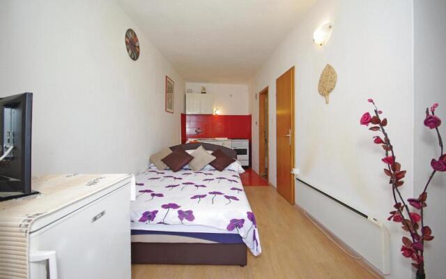 Seafront Studio Apartment+Balcony