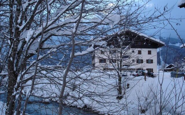 Welcome - Bienvenue - Dobro Pozhalovat Apartments