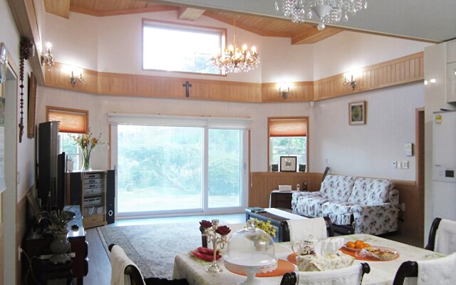 Seosan Pinehealing Pension