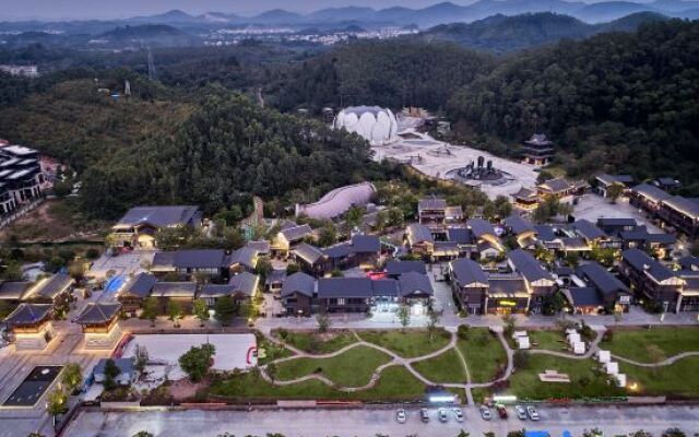 Xinxing Zenyu Town North and South Ju Siheyuan