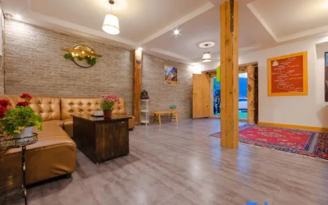 Xiqiao Yunchen Hotel (Daocheng Yading Scenic Area)