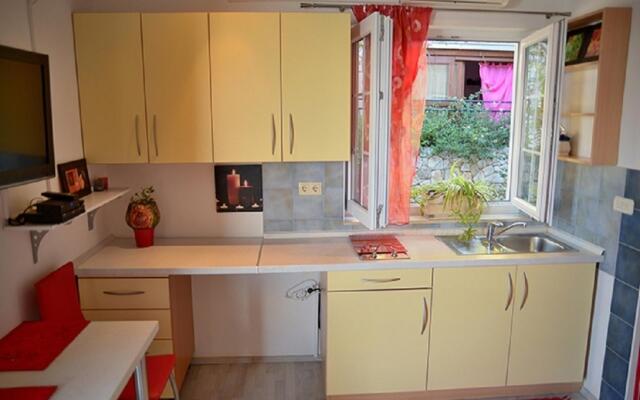 Nasta - 10 m from beach - SA2(2)