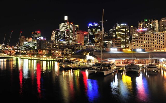 Metro Apartments on Darling Harbour - Sydney