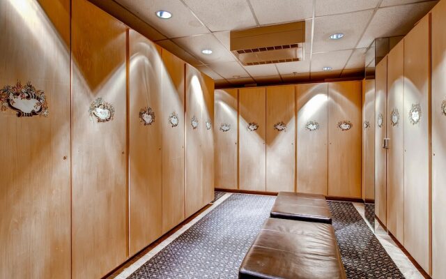 Vail Mountain Lodging by East West Hospitality